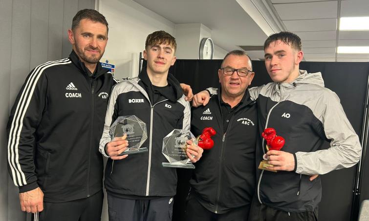 Our picture shows Kyle, Wayne and Alex O Sullivan with Merlins Bridge ABC head coach Graham Brockway after the Apollos show.